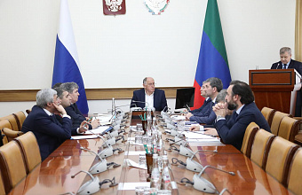 Абдулмуслим Абдулмуслимов провел совещание по вопросам предотвращения нарушения охранных зон