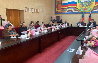 Отличившихся учителей наградили в Левашинском районе