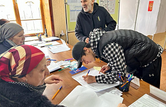 Юный житель Гунибского района стал избирателем, приняв участие в выборах в день своего 18-летия