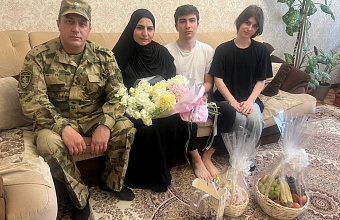 В Дагестане росгвардейцы поздравили детей погибших боевых товарищей с Международным днем защиты детей
