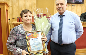 Светлану Угодникову из Крайновской администрации проводили на заслуженный отдых