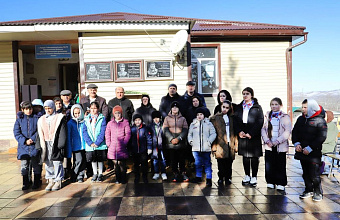 В Рушульской школе Табасаранского района открыли мемориальную доску бойцу СВО Абдулле Наврузову