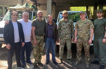 Депутаты Народного Собрания РД передали батальону «Каспий» два автомобиля и оборудование