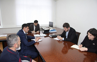 Руководитель Дагинформа Арсен Юсупов провел выездной прием граждан в Избербаше