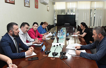 В Региональной приемной "Единой России" рассмотрели юридические вопросы участников СВО