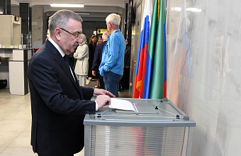 Юрий Левицкий принял участие в голосовании на муниципальных выборах