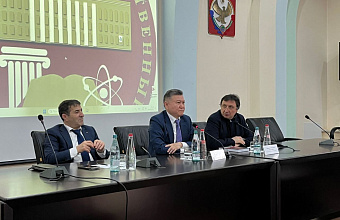 Экс-глава Калмыкии, политик, бизнесмен Кирсан Илюмжинов встретился со студентами ДГУ в Махачкале