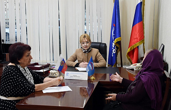 Депутат парламента Дагестана Асият Алиева выслушала обращения дагестанцев