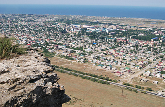 Сергей Меликов поздравил жителей Избербаша с 75-летием со дня образования города