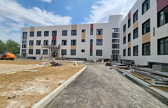 Депутаты-единороссы проверили ход строительства новой школы в поселке Шамхале