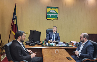 Развитие завода «Эксонор» обсудили в Сулейман-Стальском районе