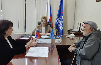 Депутат парламента Дагестана Асият Алиева провела прием граждан